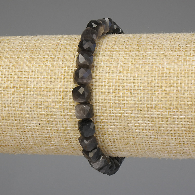 Armband aus silberglänzendem Obsidian, facettierte Würfel 6×6 mm, Länge ca. 18 cm, Stretch-Armband