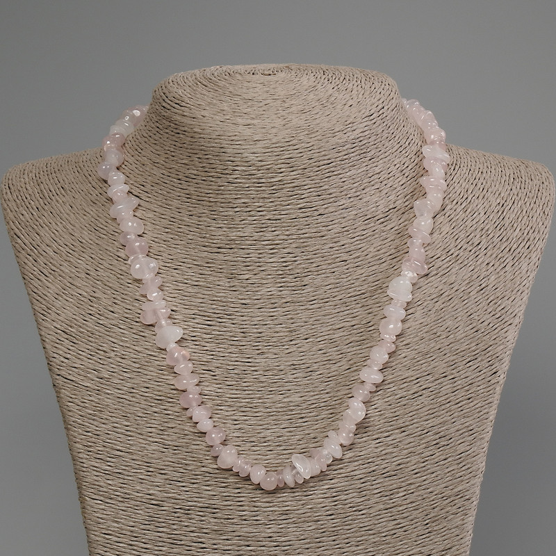 Kette aus Rosenquarz-Chips, Durchmesser 8–10×3–6 mm, Länge ca. 50 cm, mit Karabinerverschluss
