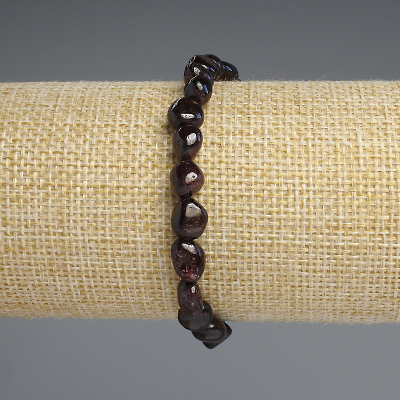 Granat-Armband, facettierte Perlen, Durchmesser 5–11×5–8 mm, Länge ca. 18 cm, elastische Basis