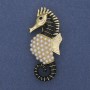 Brosche Seepferdchen – Schwarz- und goldfarbene Emaille, Perle, goldfarbiges Metall 24×55 mm+