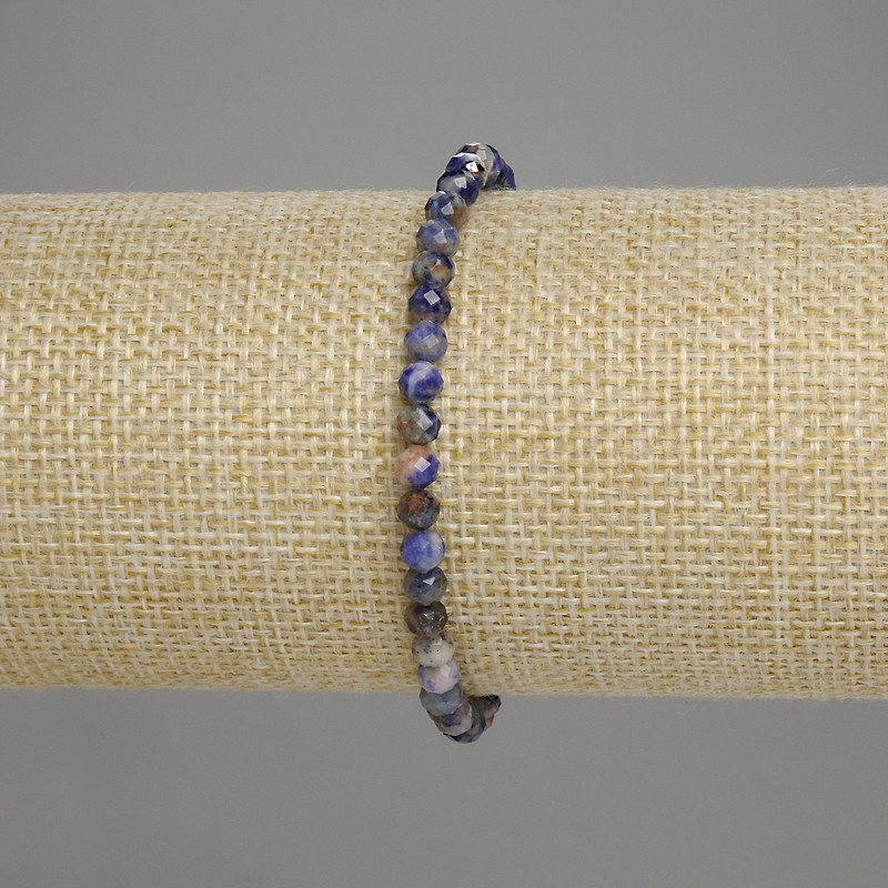 Armband aus Sodalit, facettierte Kugeln 4 mm ±, Länge 18 cm +