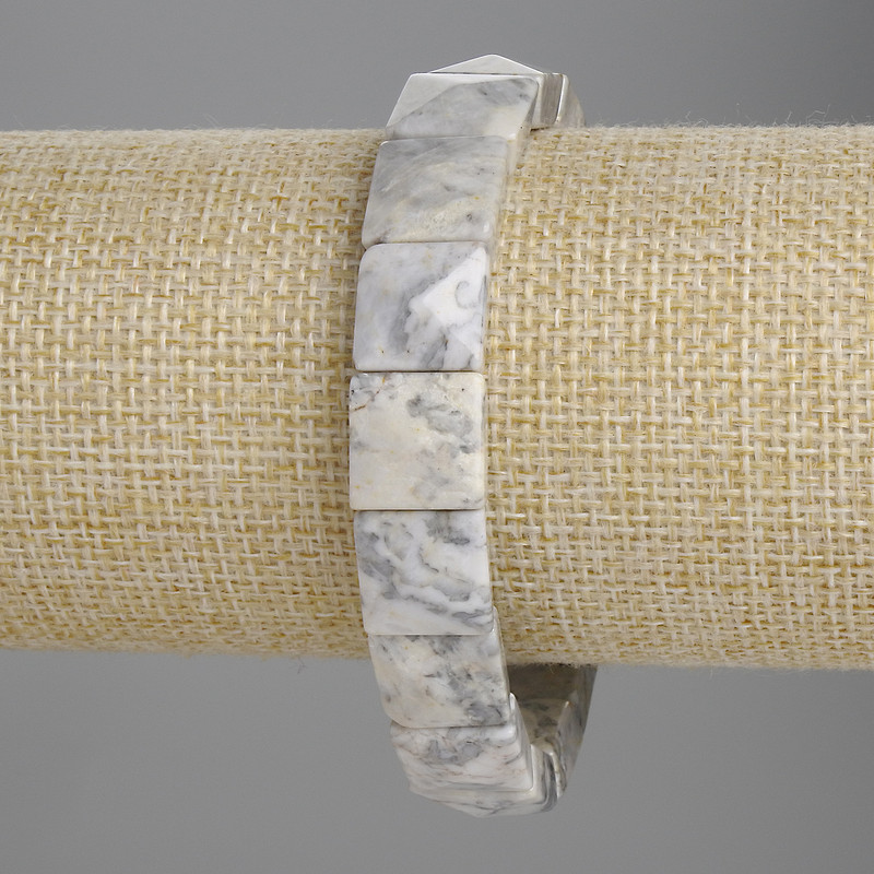 Armband aus grauem Jaspis, facettierte Glieder 12×12 mm, Länge ca. 18 cm, Stretcharmband