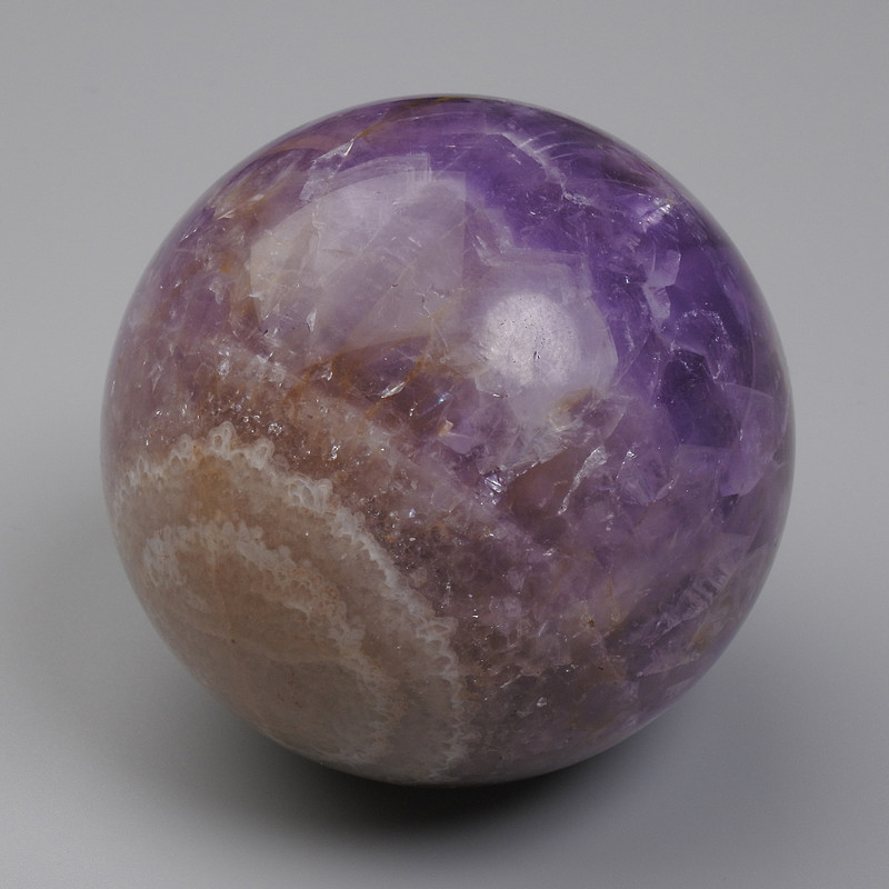 Preis pro 100 g! Souvenirkugel aus natürlichem Stein Amethyst mit Achat, Durchmesser 52 mm+