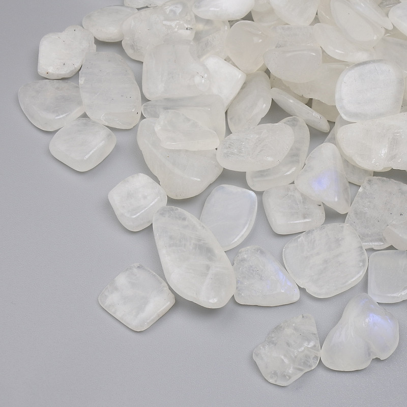 Adular-Krümel aus Naturstein ohne Loch, 12-20×10-14 mm ± (pro 100 g ±)