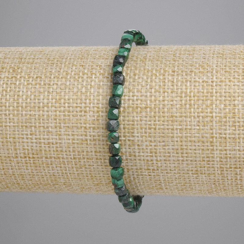 Malachit-Armband mit facettiertem Würfel 3,5×3,5 mm, Länge ca. 18 cm, elastisch