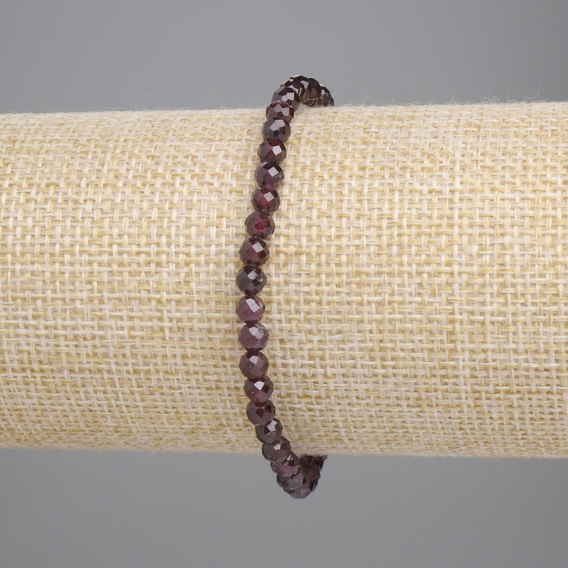 Armband Granat, facettierte Kugel 4 mm, Länge ca. 18 cm, elastisch