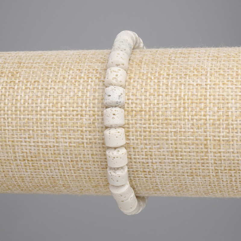 Armband aus Vulkanlava – zylindrische Perlen, Durchmesser 6×6 mm, Länge ca. 18 cm, elastisches Band