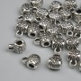 Bail-Furnitur silberfarben, Maße 8×4,5 mm ±, Lochdurchmesser 2–3 mm ±, Verpackung 26 Stück