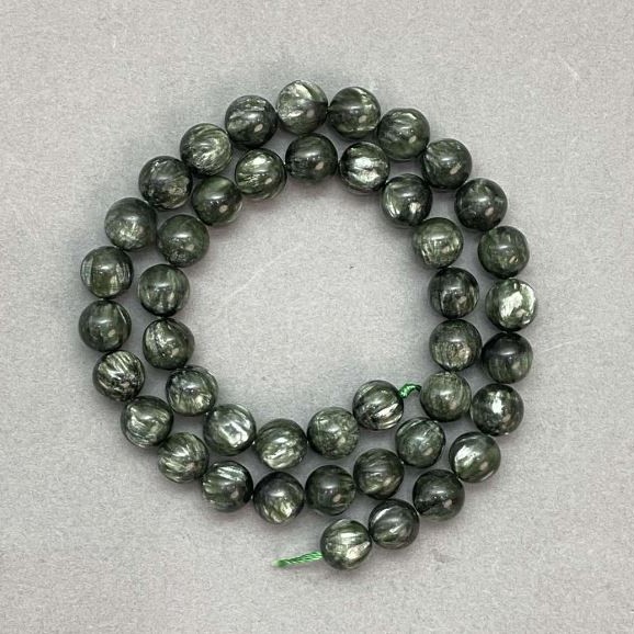 Serafinit-Naturstein-Perlen – glatte Kugeln, Durchmesser ca. 9 mm, Länge ca. 40 cm, auf einer Schnur