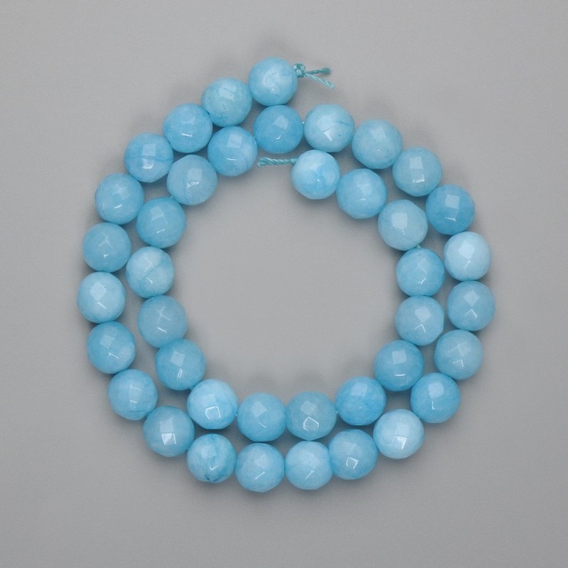 Aquamarin-Perlen, facettierte Kugeln, Durchmesser ca. 9,5 mm, Länge ca. 38 cm, auf einer Schnur aufgefädelt