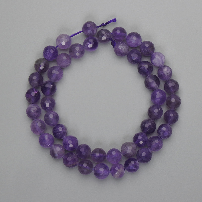 Amethystkugeln facettiert, 8 mm, Länge ca. 38 cm, auf einer Schnur