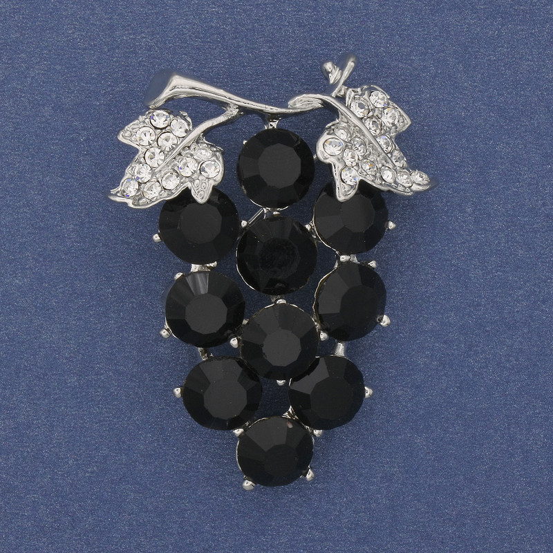 Brosche Traube mit weißen und schwarzen Strasssteinen, silberfarbenes Metall 50 × 40 mm+