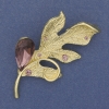 Brosche/Anhänger Blatt mit Kristall und Strasssteinen, goldfarbenes Metall, 67×35 mm+