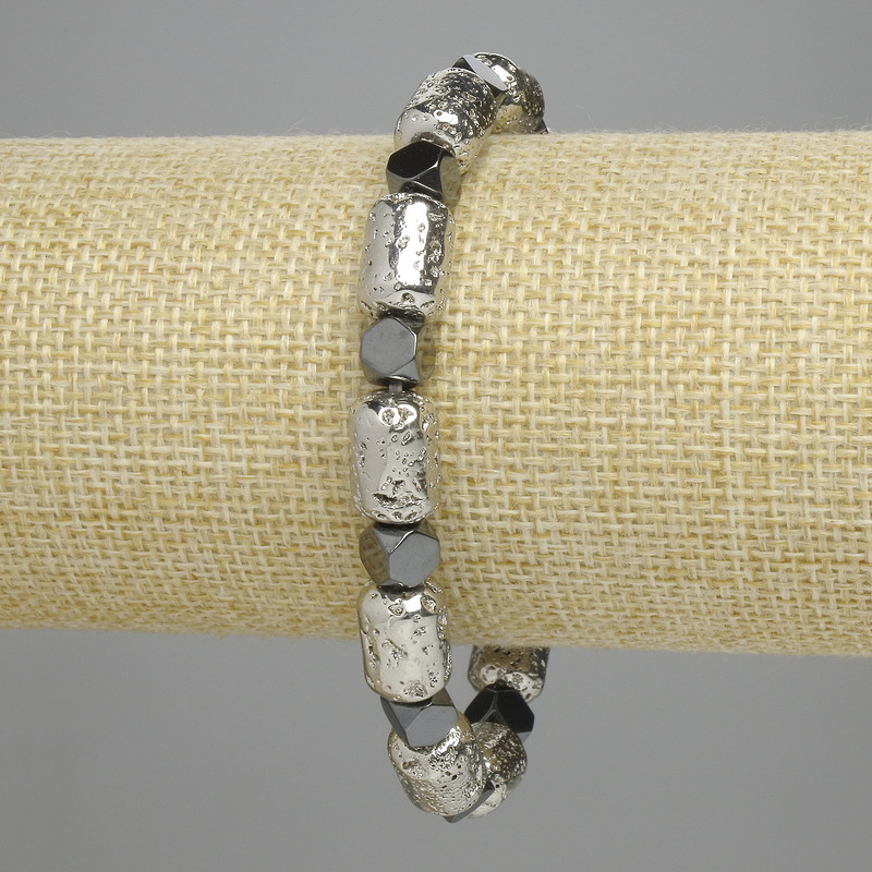 Armband Lava Zylinder, helles Silber, 12×8 mm ± Hämatit, facettiert 5 mm, 5×6 mm ±, Länge 18 cm ±, elastisch