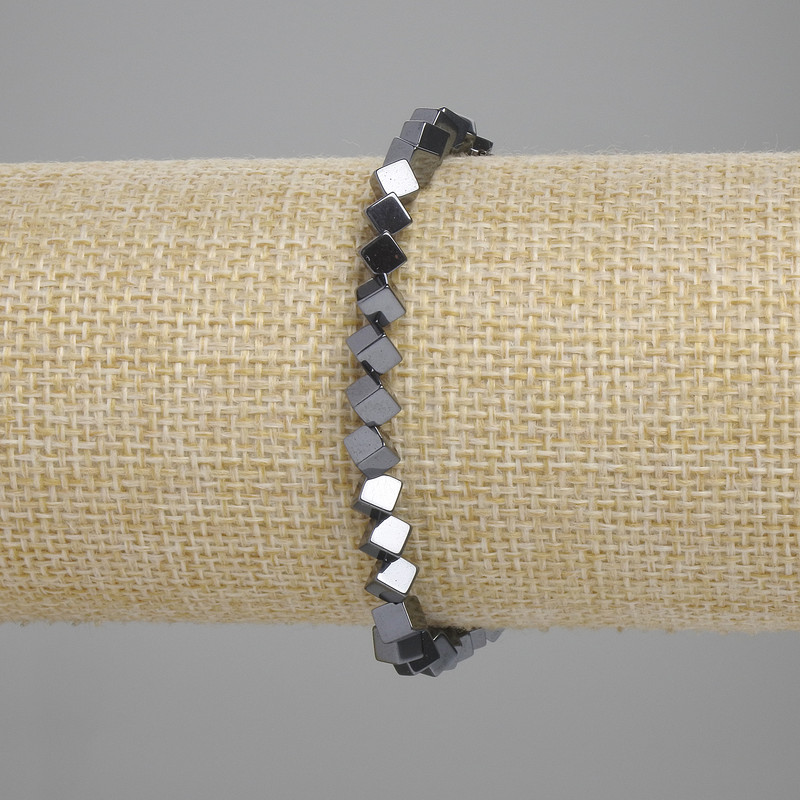 Hämatit-Armband Würfel mit Querloch 4×4 mm, Länge ca. 18 cm, Elastikband