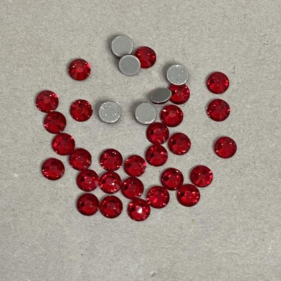 Rote Strasssteine mit Kaltfixierung, Durchmesser ca. 5 mm, Verpackung ca. 250 g (±)
