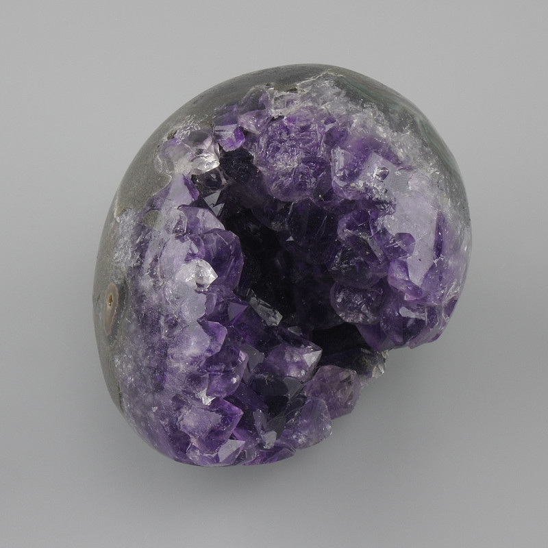 Preis pro 100 g! Souvenir-Naturstein Amethyst-Geode, Durchmesser 70–85 × 55–70 mm ±, assortierte Größen, Gewicht ab 275 g