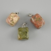 Totem-Anhänger aus Heliotrop-Jaspis, Block 16×11×11 mm, Länge ca. 24 mm, assortierte Größen