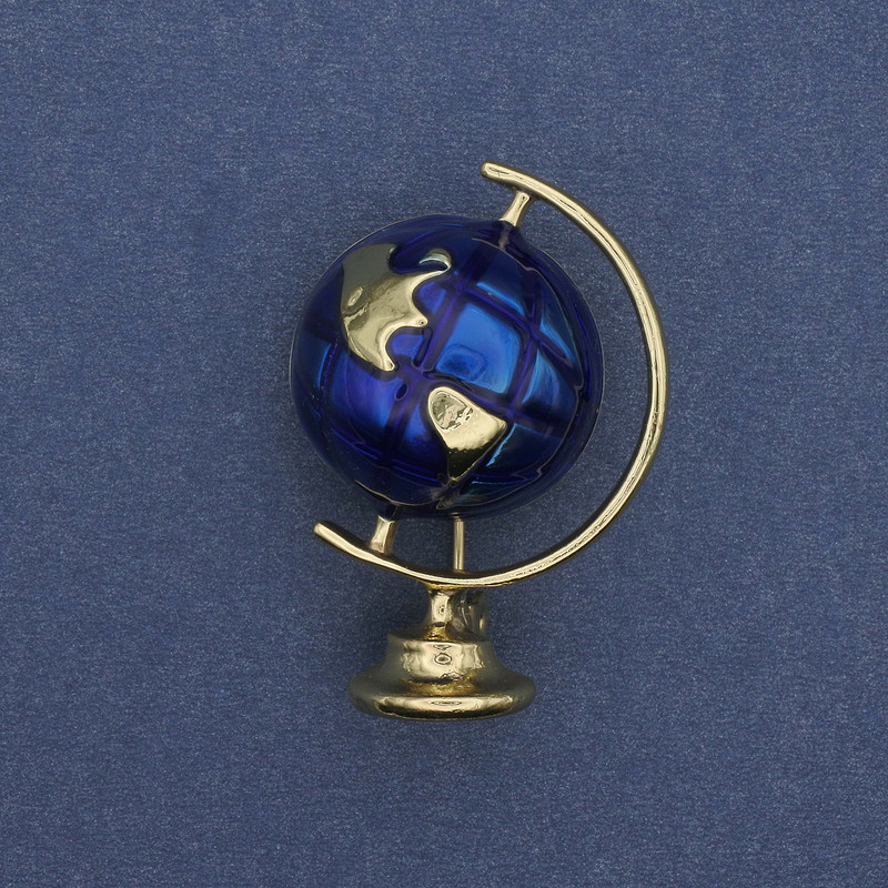 Brosche Globus – Emaille, goldfarbenes Metall, 36×24 mm+