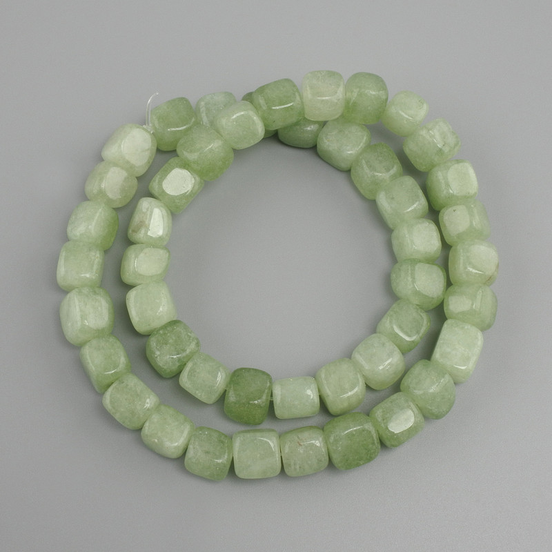 Jadewürfel-Perlen, Durchmesser 8-9 mm ±, Länge ca. 38 cm ±