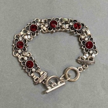Armband aus rotem Glas in Quadratform, 21 cm ±, Toggle-Verschluss