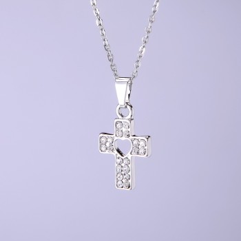 Anhänger an Ankerkette «Kreuz mit Herz», Durchmesser 20 × 14 mm, Länge 40–45 cm