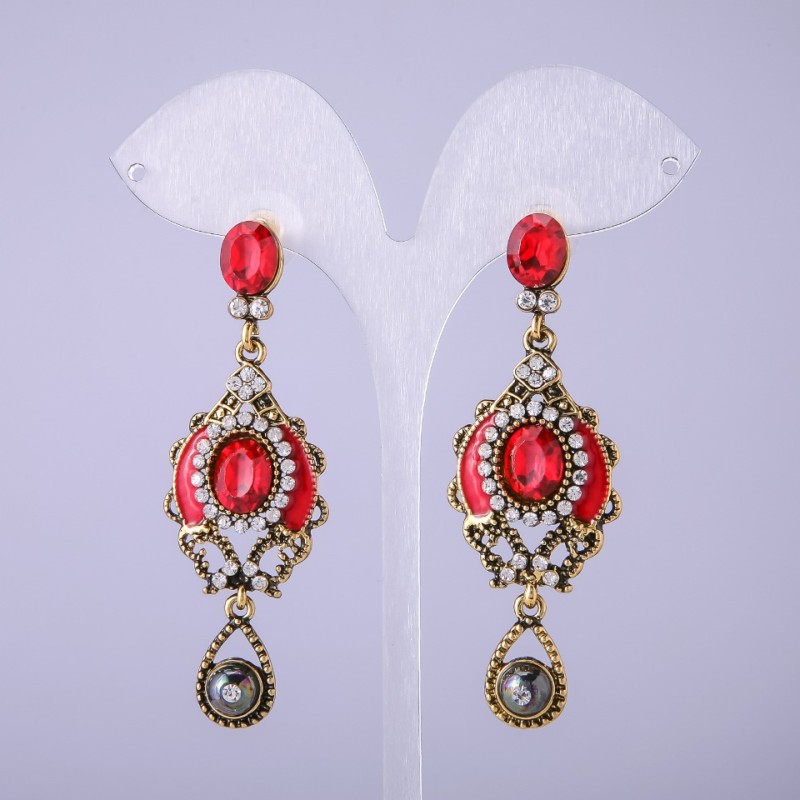 Ohrringe im orientalischen Stil mit roten Kristallen, Länge 65 mm