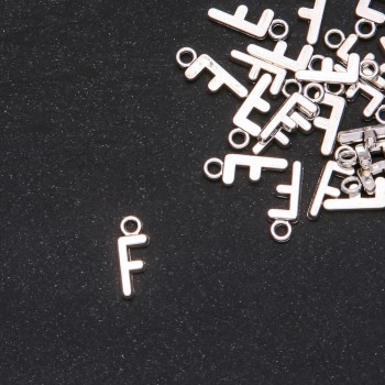 Anhänger Buchstabe 'F' 17×7 mm Packung 20 g (± ca. 30 Stück)