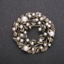 Brosche 'Kranz' mit Perlen in Altgold, 45 mm