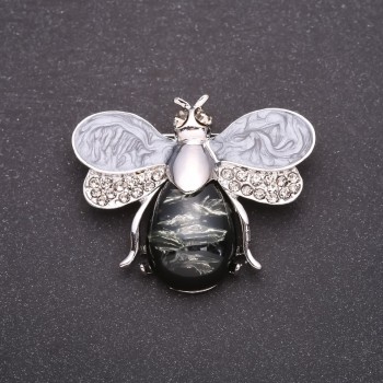 Bienenbrosche „Bernsteinfarben“ grau 46x38 mm