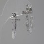 Ohrstecker in Halbcreolenform, Kreuzdesign – mit festen Strasssteinen – silberfarbenes Metall – 35 × 7 mm