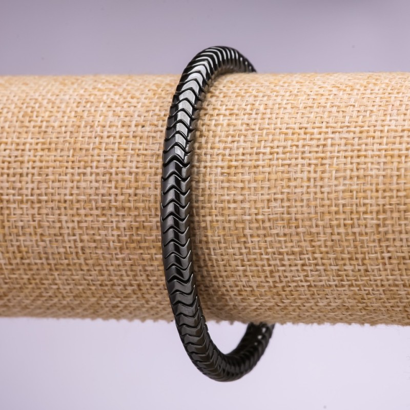 Armband aus Hämatit, Rondell-Form mit zickzackförmigem Rand, Durchmesser 6×4 mm, Länge 18 cm