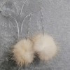 Threader-Ohrringe mit natürlichem beigen Nerzpelz, Durchmesser 30 mm, Länge 10 cm