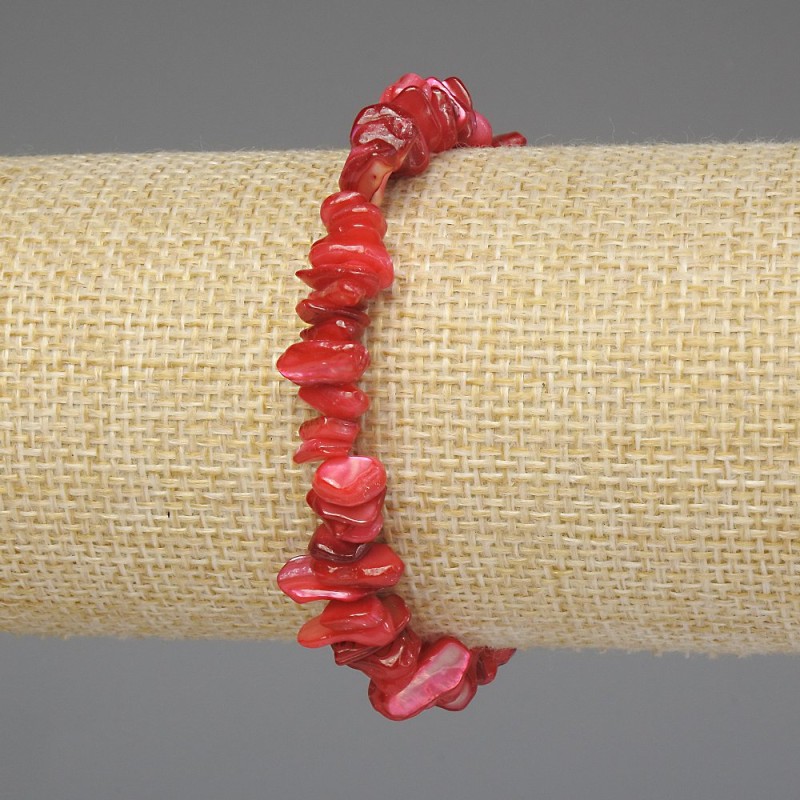 Armband aus getöntem Perlmutt auf elastischem Band, kleine Perlmuttstücke, ca. 7(±) mm, Länge 18 cm