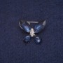 Schmetterling-Brosche mit Kristallen, silberfarbenes Metall 20 × 23 mm