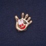 Brosche in Handflächenform, emailliert, goldfarbenes Metall, 24 × 25 mm
