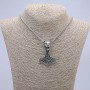Anhänger 50 × 35 mm an Kette, Länge ca. 70 cm, silberfarbenes Metall