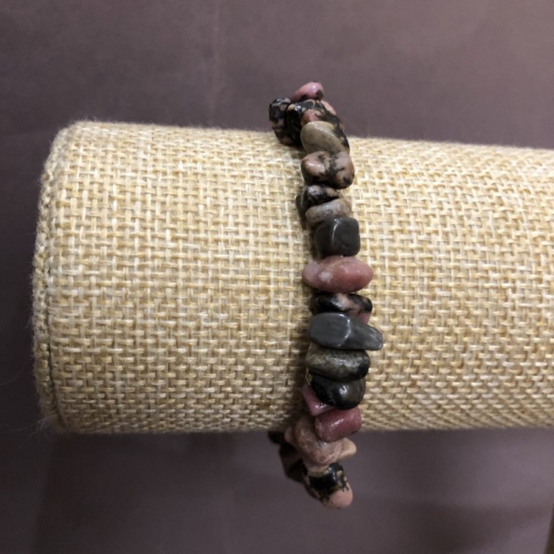 Armband Rhodonit-Chips, Durchmesser ca. 7 mm, Länge 18 cm, auf elastischem Band