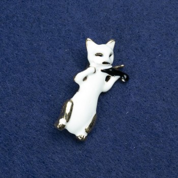 Ausverkauf! Brosche Katze und Geige – goldfarbenes Metall und Emaille 40×15 mm +