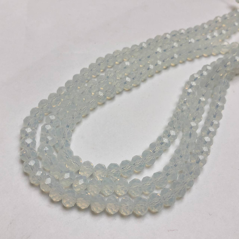 Milchig-transparente Rondell-Perlen aus tschechischem Kristall auf Faden, Durchmesser 6 x 4,5 mm, Länge 38–40 cm +