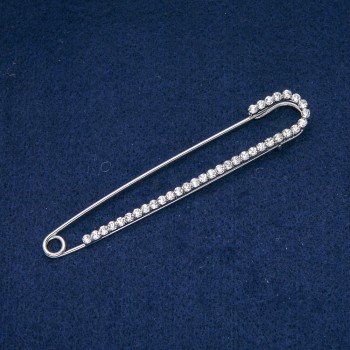 Brosche mit grauen Strasssteinen, silberfarbenes Metall 16 × 101 mm