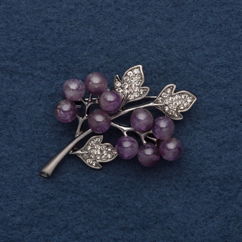Brosche „Amethystbeeren“ 5 × 4 cm aus grauem Metall