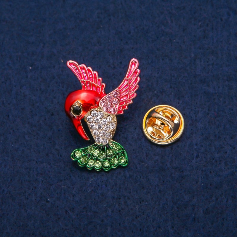 Kolibri-Brosche mit farbiger Emaille und Strasssteinen, goldfarbenes Metall 23×31 mm