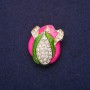 Brosche Blüte mit Emaille und Strasssteinen, farbig in Himbeerrot, Grün und Weiß, 32×26 mm, goldfarbenes Metall
