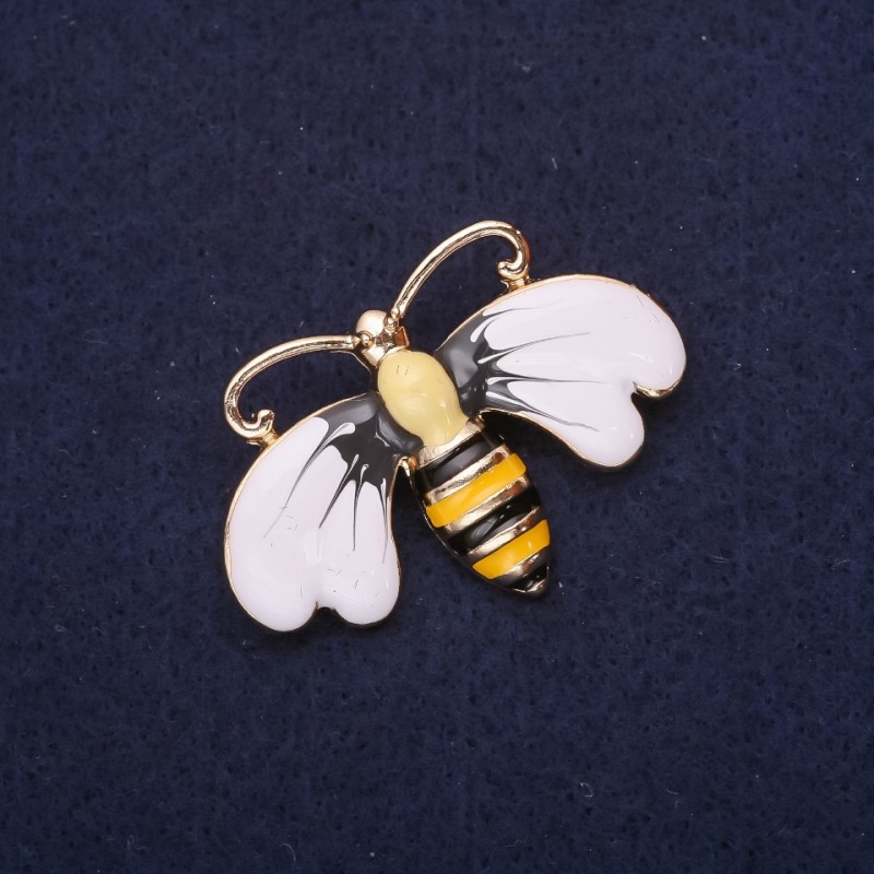 Brosche Biene-Schmetterling Emaille, Farbe weiß, gelb, grau, schwarz, 41 × 30 mm, goldfarbenes Metall