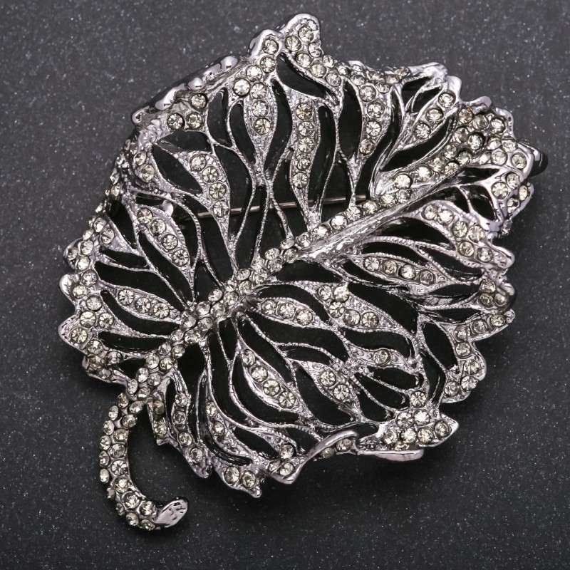 Brosche Blatt in dunklen Strasssteinen, Metallfarbe 'dunkles Silber' 58 × 72 mm