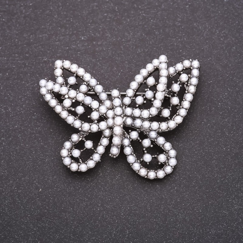Brosche Schmetterling mit weißen Perlen 49×39 mm graues Metall