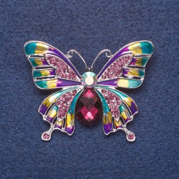 Brosche 'Schmetterling' purpurfarbene Emaille, silberfarbenes Metall, 3,5 × 5 cm