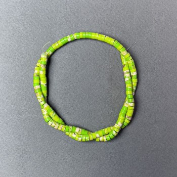 Varizit-Grün Rondell-Perlen, Durchmesser 4,5 × 2,5 mm, Länge ca. 39 cm, auf Faden