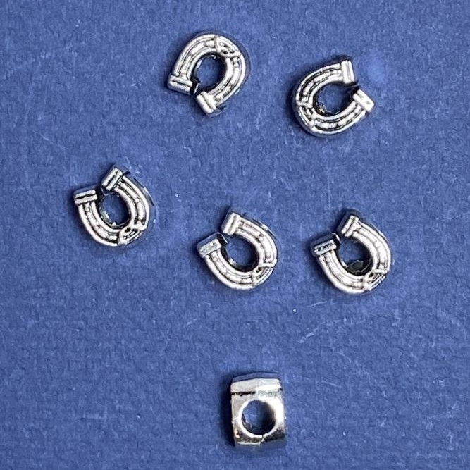 Pandora-Perle in Hufeisenform 9×11 mm, Durchmesser 5 mm, Verpackung 20 g ± 9 Stück